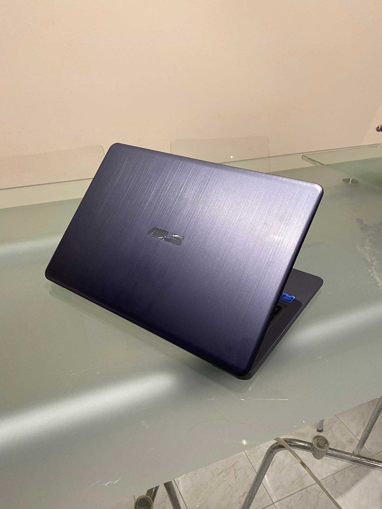 ASUS - VivoBook E406MA - Intel Celeron N4000, 4 GB | Como NOVO