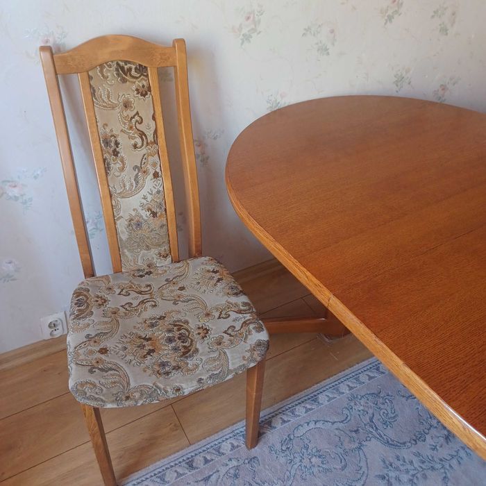Przepiękny dębowy rozkładany stół + 4 krzesła dostępne (odbiór)