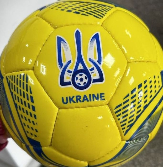 Професійний футбольний м'яч Joma.