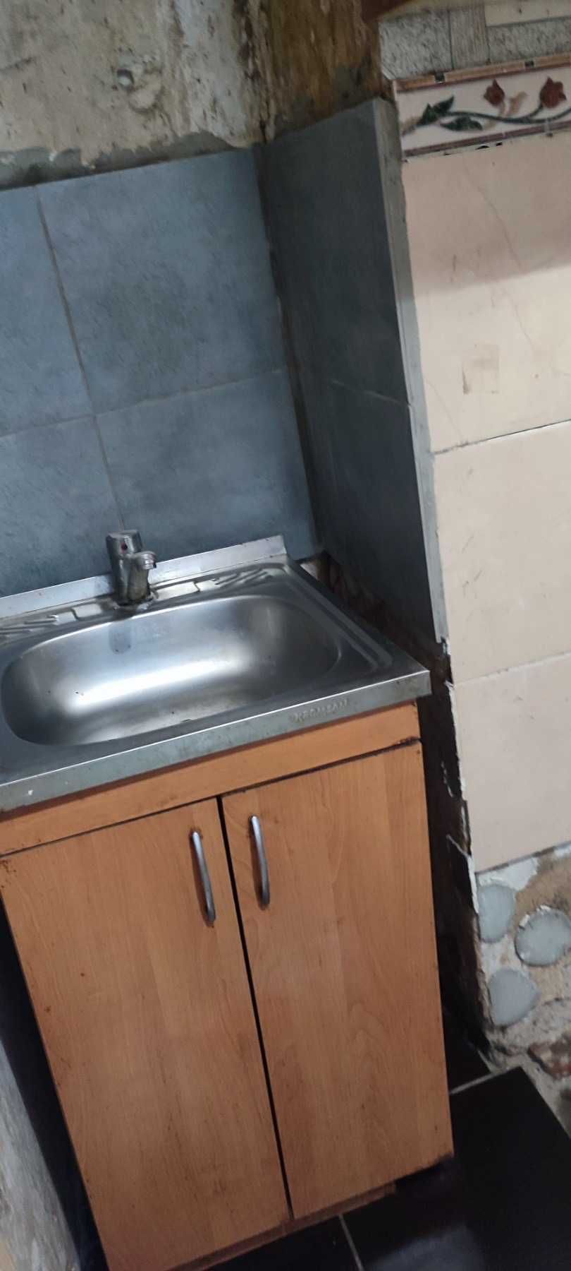 Продам будинок в районі ЗД вокзалу.