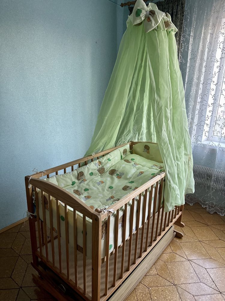 Дитяче ліжко (матрас, постіль)