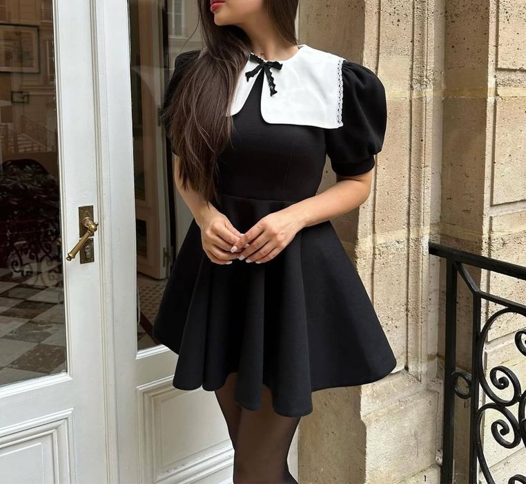 Шикарное платье со съемным воротничком