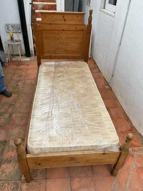 Cama corpo e meio + Colchão