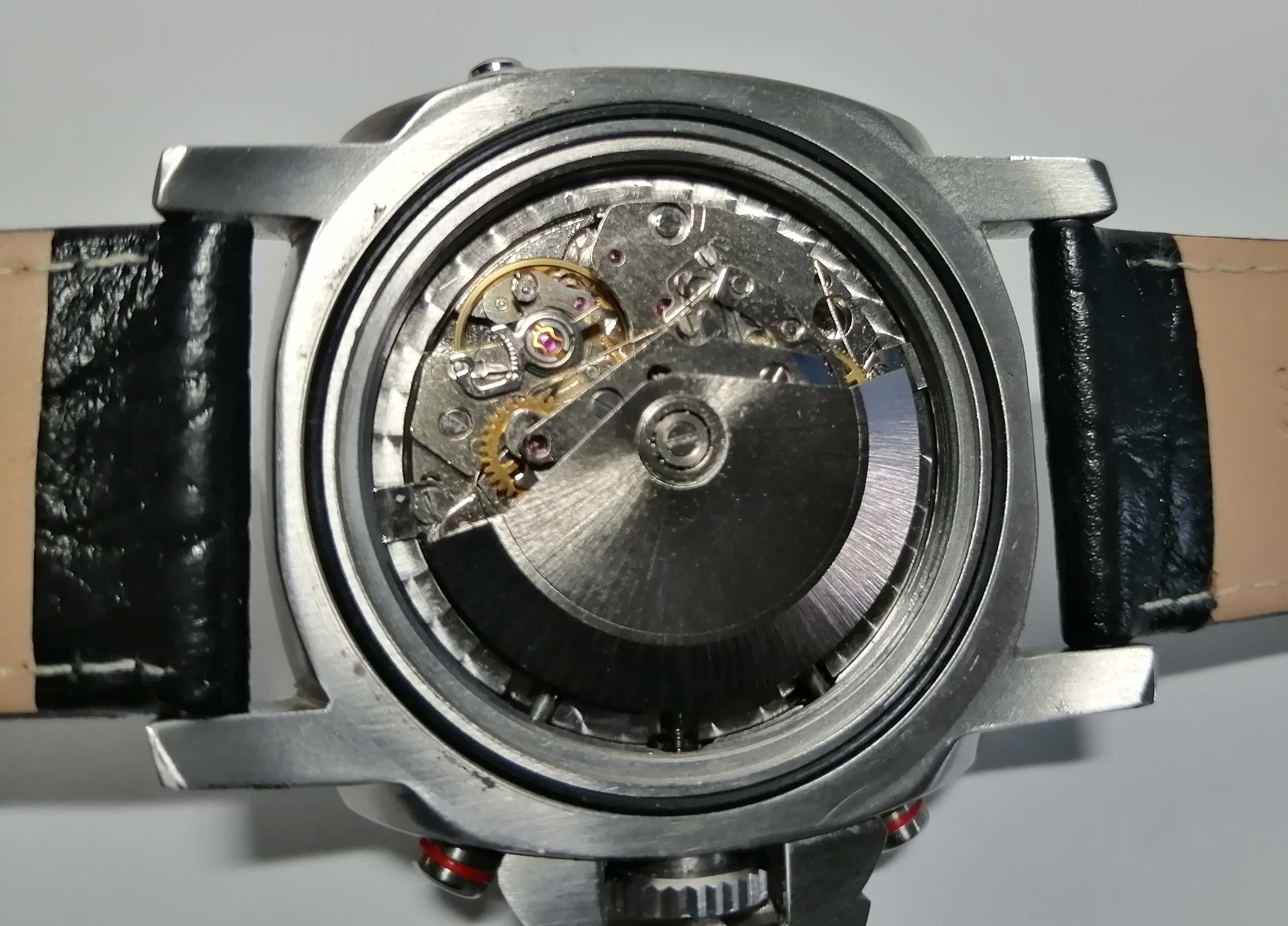 Часы Officine Panerai Luminor Chrono 1000м дайвер. Механика. Хронограф