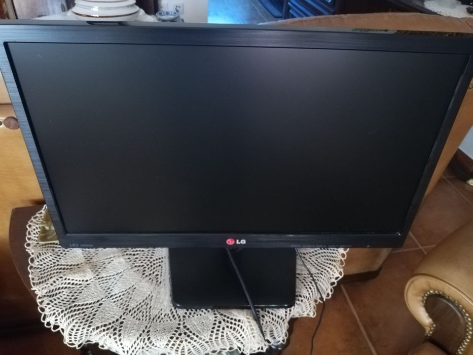 Monitor LG 19.5"