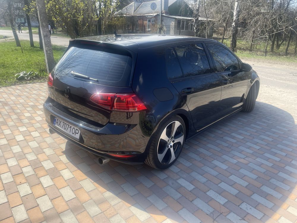 Volkswagen Golf GTI 2017 року