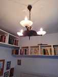 Przedwojenna, mosiężna lampa sufitowa/żyrandol w stylu art deco.