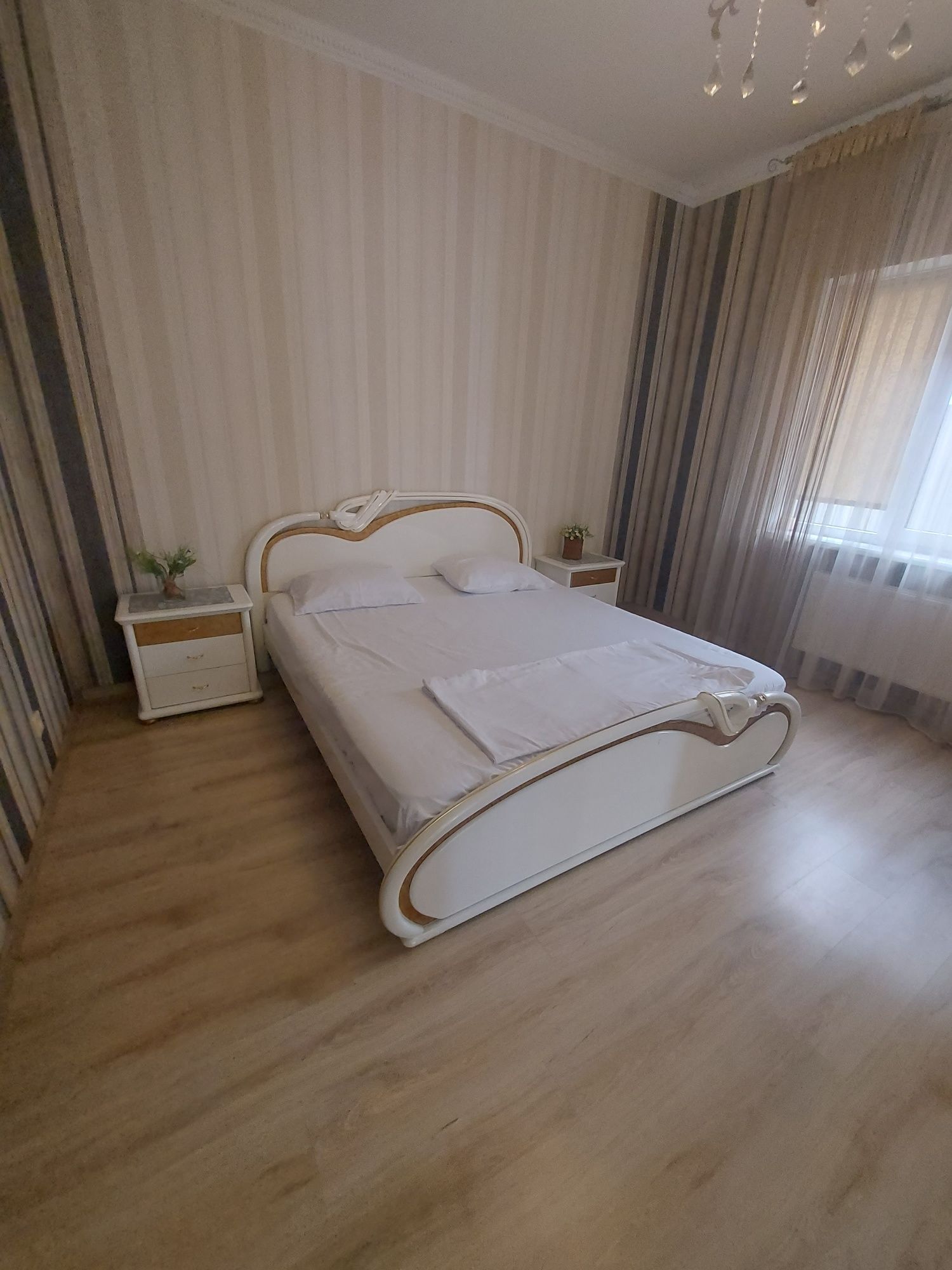 Сдам будинок  з басейном подогрев +30 чан та лазня на дровах.