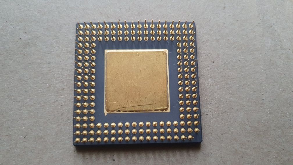 Procesor Motorola XC68LC040RC33 33MHZ 32bitowy PGA179 Retro