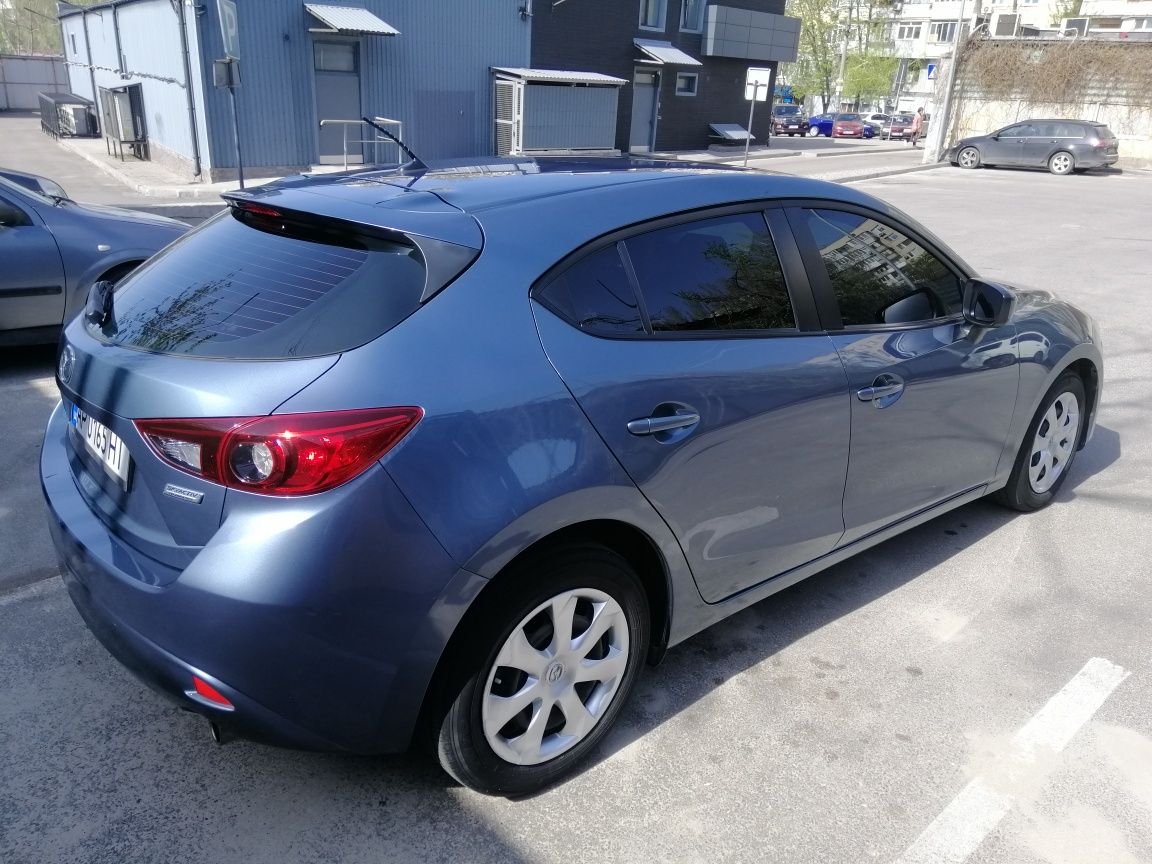 Mazda 3 хетчбек 2015