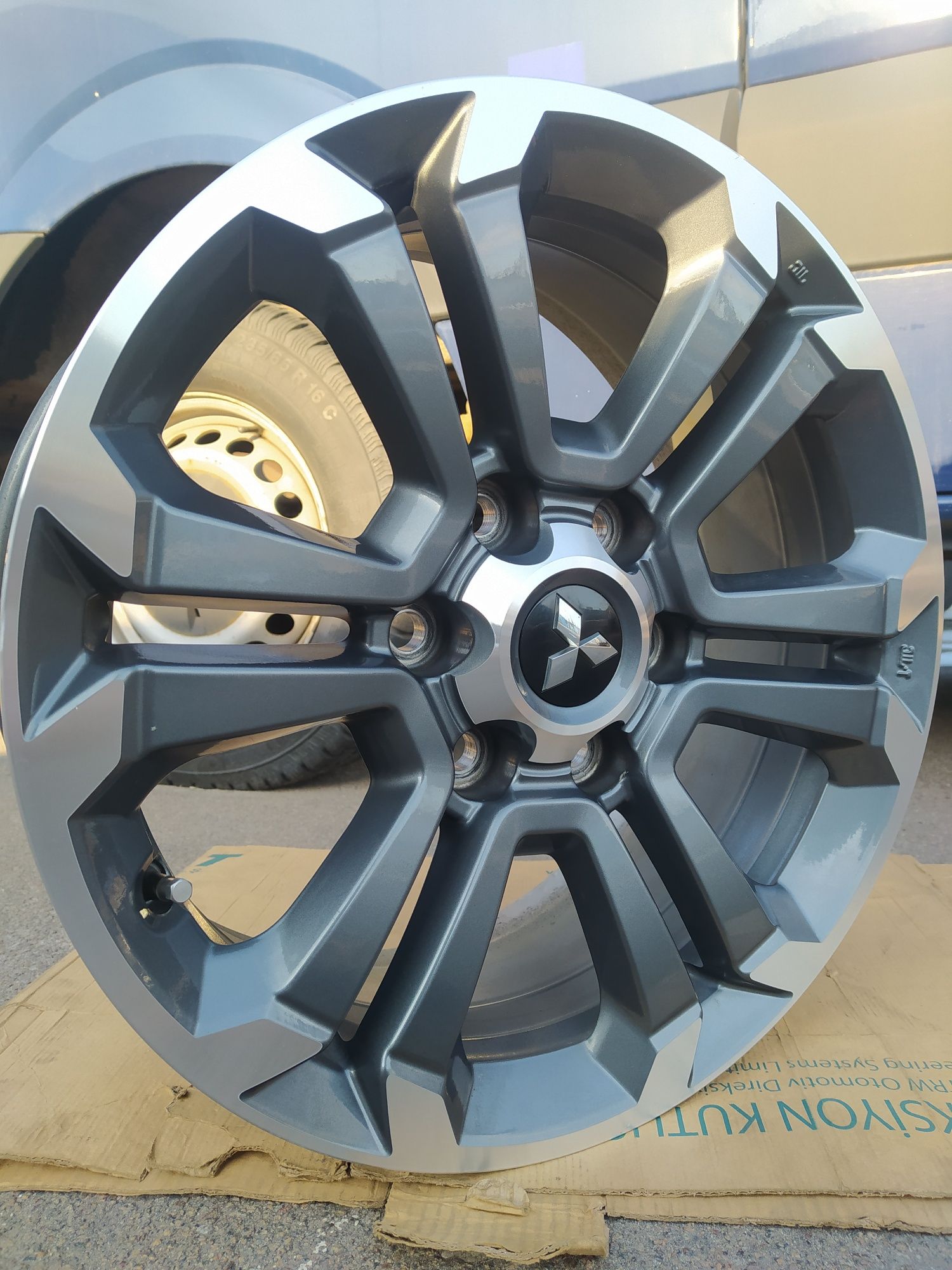 Диски Mitsubishi L200 Pajero Pajero Sport R18(6*139,7)et38