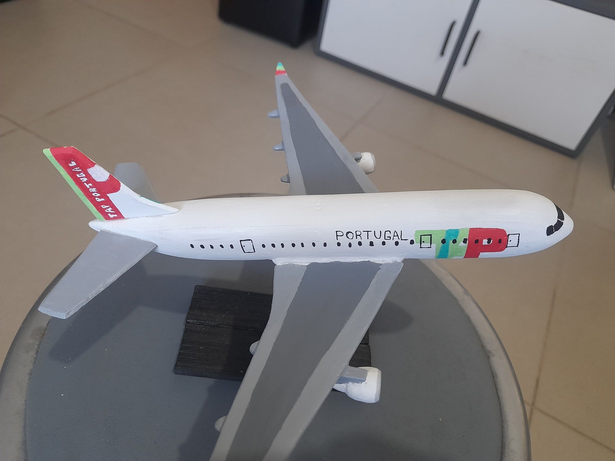 Réplica Avião A330 neo Tap Portugal