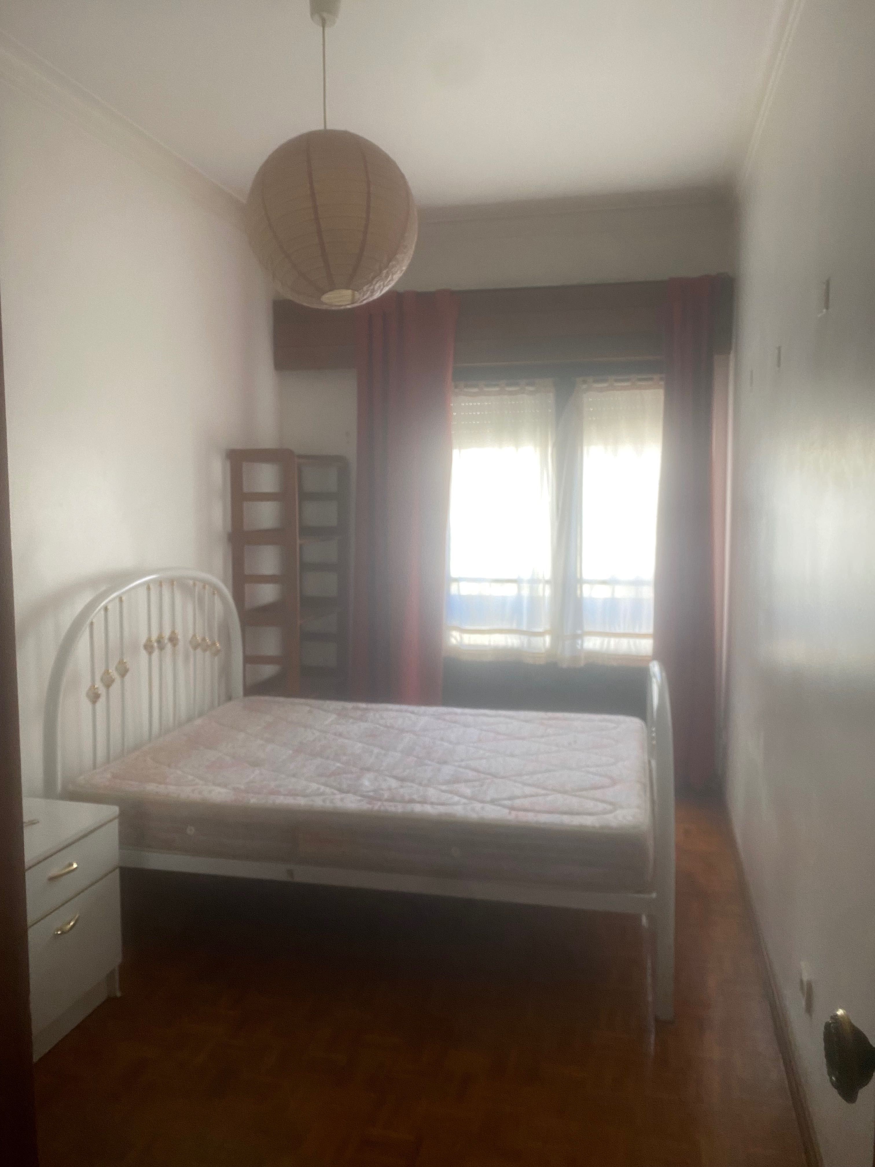 Quarto para alugar Quinta das Palmeiras Oeiras