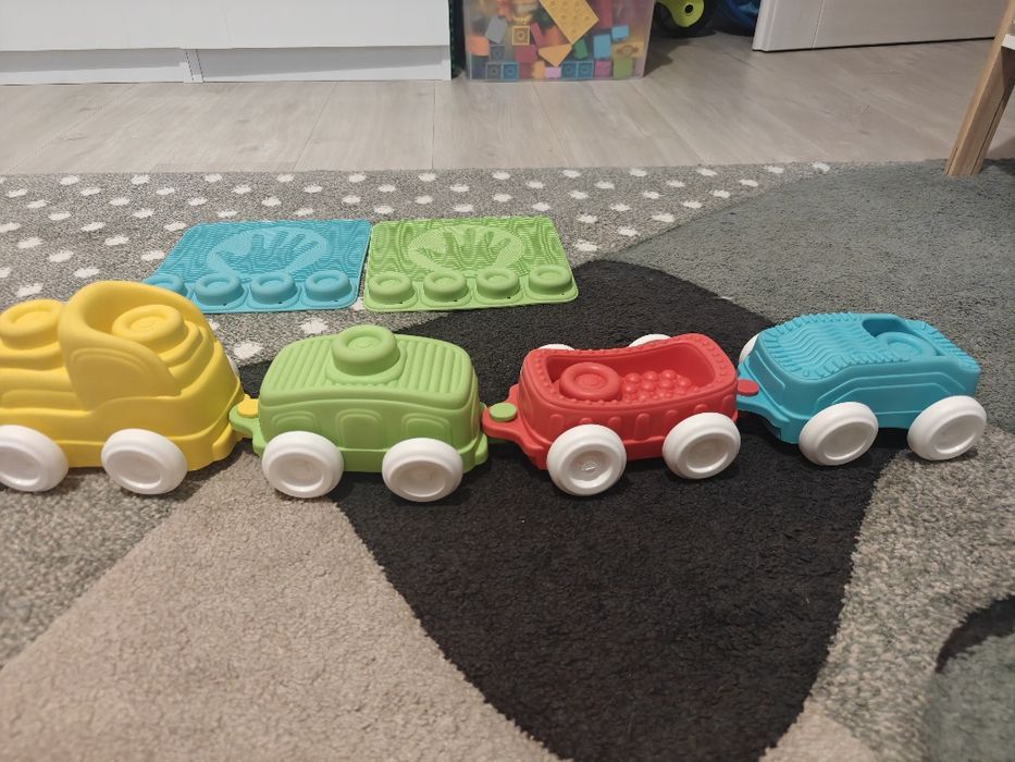 Zestawy Clementoni Clemmy – klocki, pociąg, mata i piłka sensoryczna