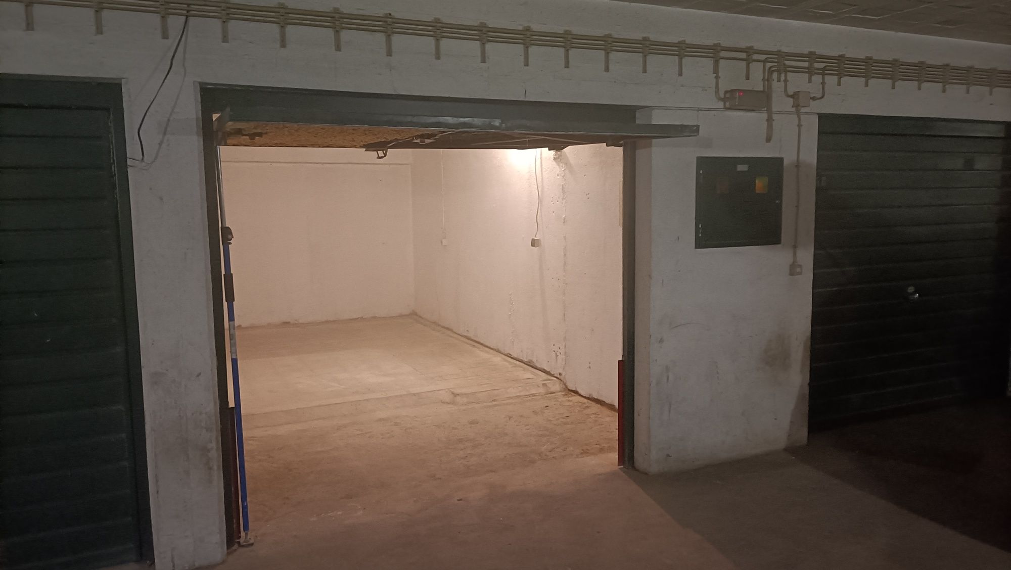 Garagem  fechada em condomínio fechado  em aradas, Aveiro