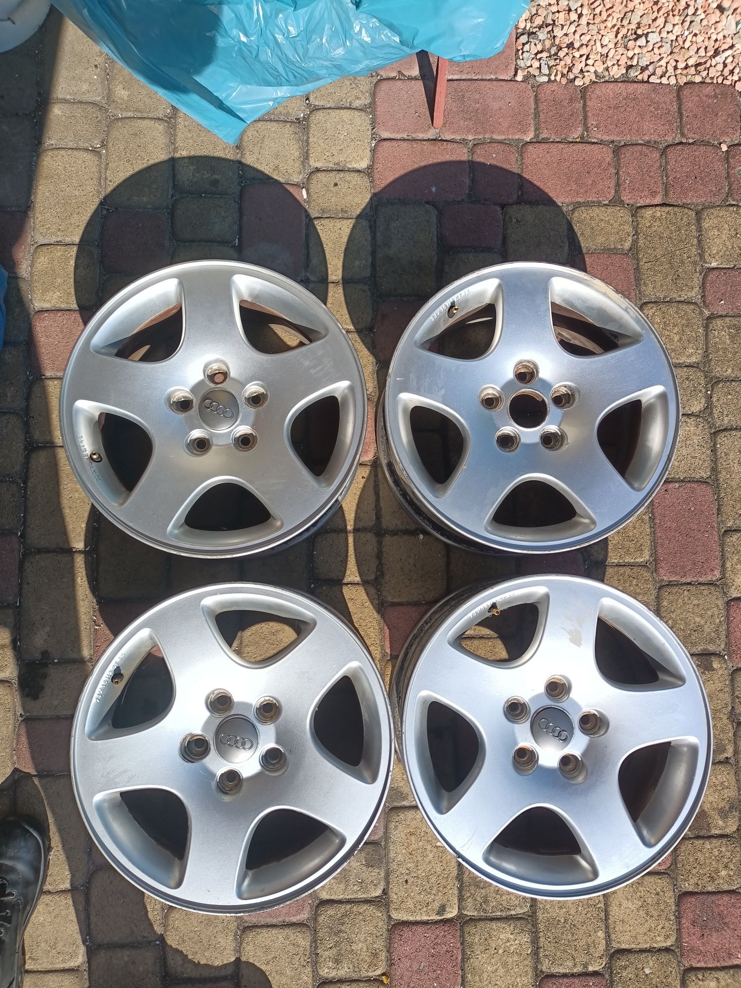 4x Alufelgi oryginalne Audi  16" 5x112 ET45