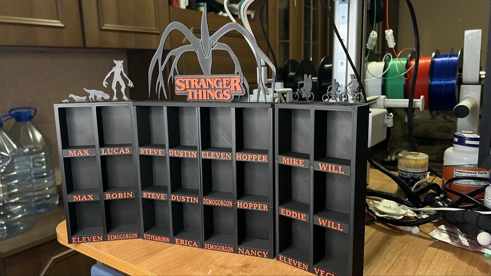 Полички для фігурок Kinder Joy Stranger Things  Дивні Дива на 24 шт