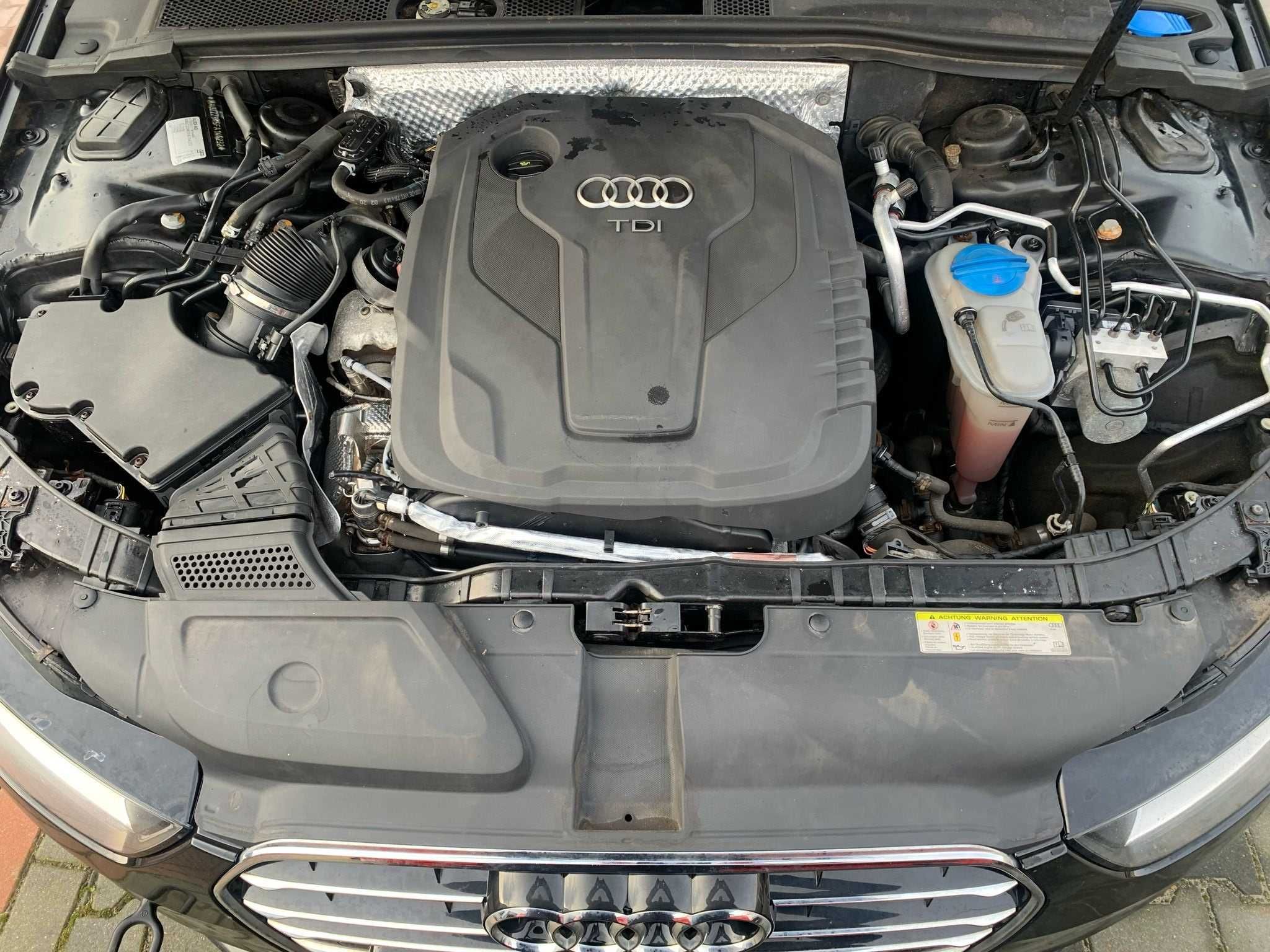 Audi A4 B8 lift kombi na części  ly9t silnik CNH skrzynia PJH PCG