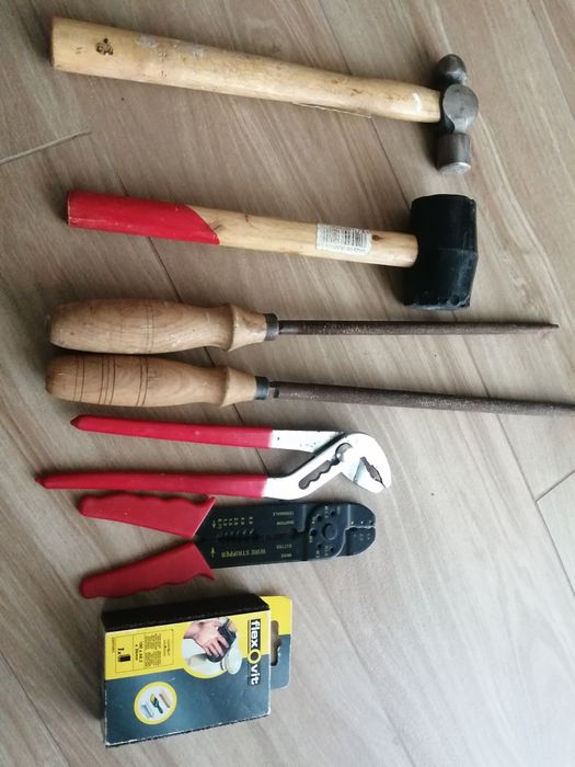 Kit Chaves 25 peças martelo, Maço, Limas Alicates Lixa*