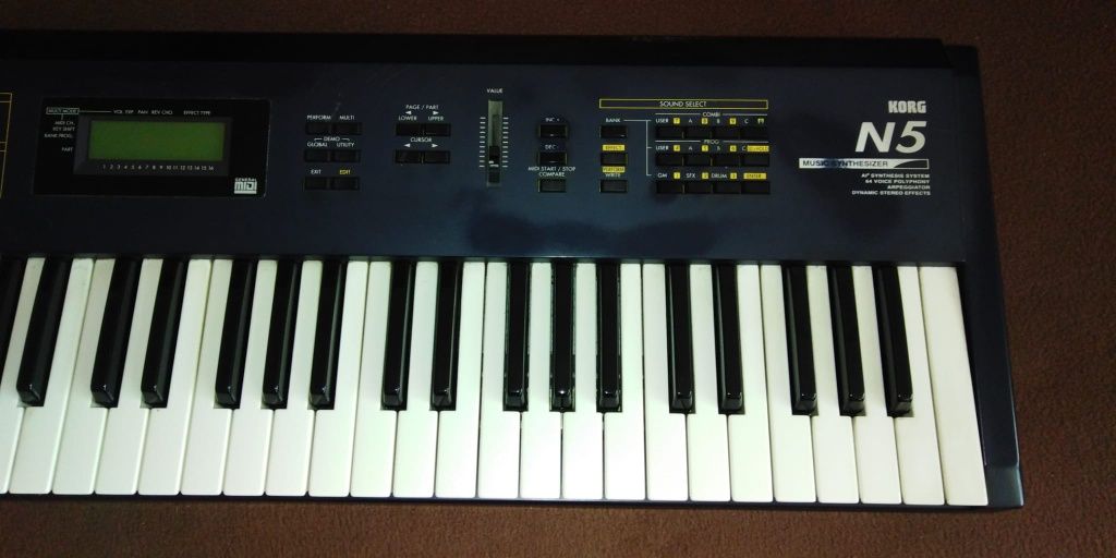 Syntezator korg N5