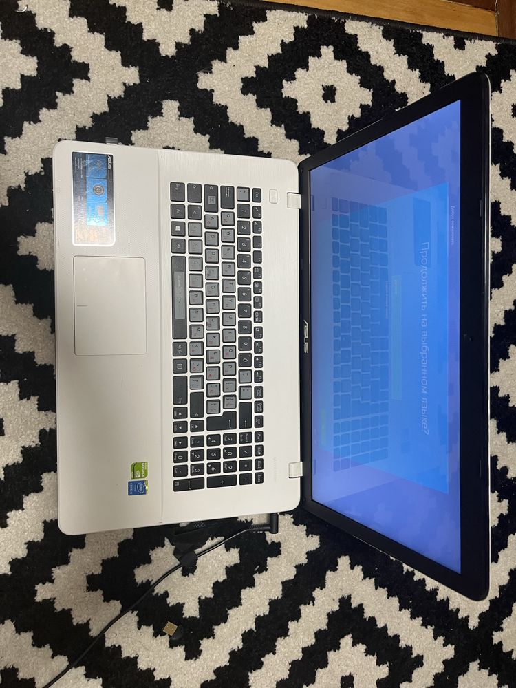 Ноутбук ASUS K751L