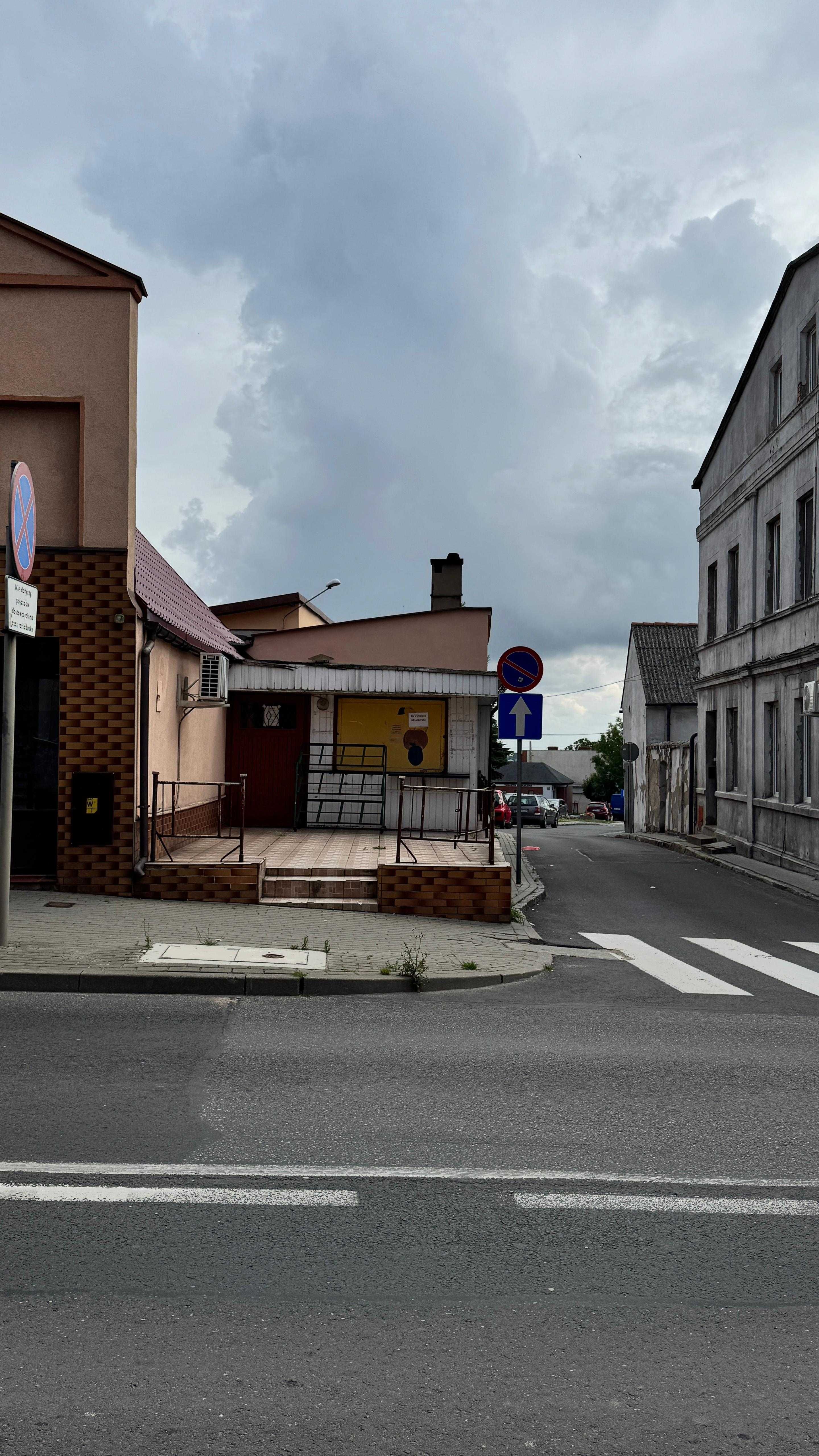 Wynajmę taras z kioskiem – w centrum Kcyni – idealne miejsce na biznes