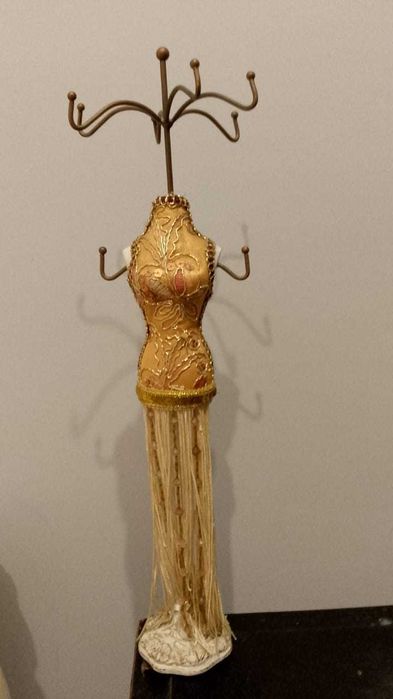 Stojak na biżuterię