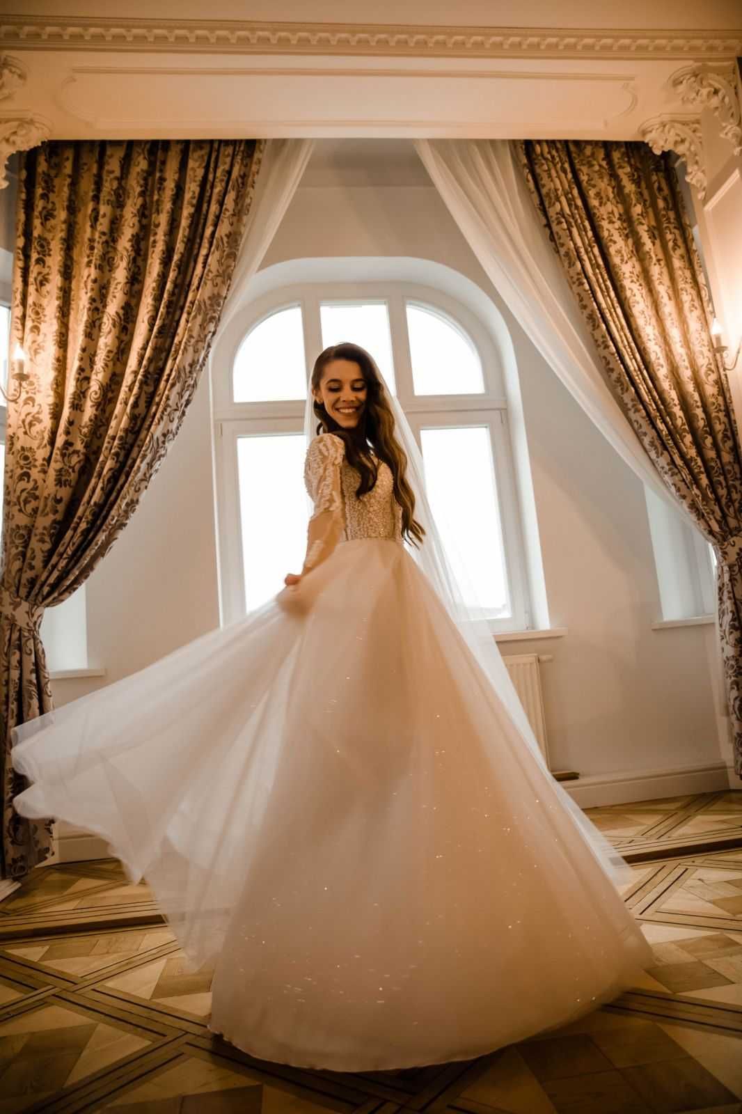 Весільна сукня розміру XS