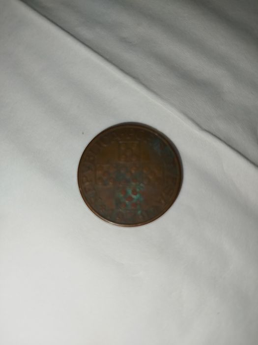 Moedas diversas de escudo