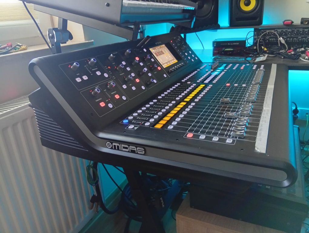 Consola Midas 32 kanały do studia nagrań i obsługi koncertu