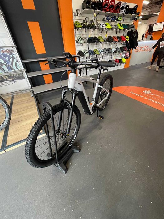 Nowy rower elektryczny  Focus Jarifa2 6.7, szary, karta serwisowa