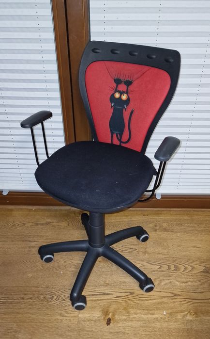 Zestaw mebli meblik formuła red za ¼ ceny + biurko gratis