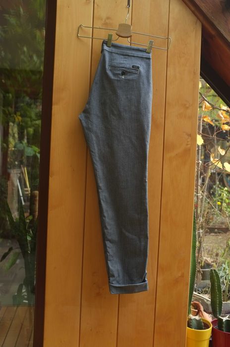 spodnie chino Lee w prążek chinosy marynarskie navy W28 L31