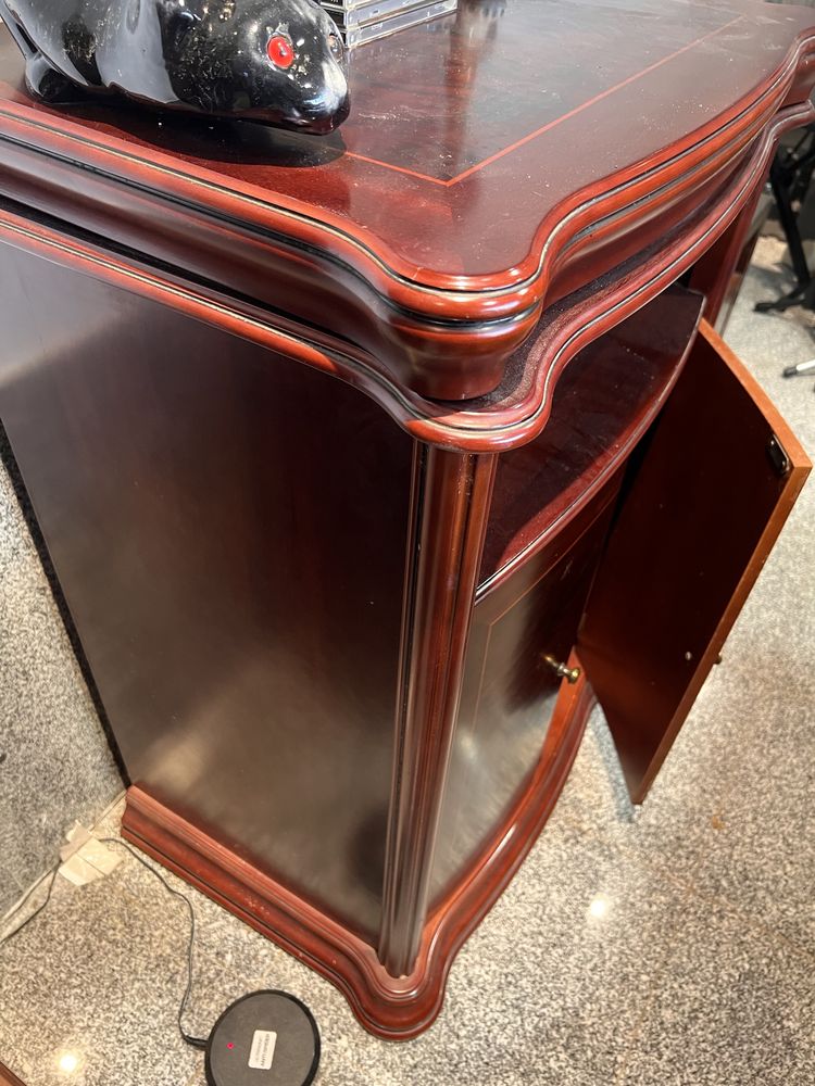 Oportunidade: Móvel Tv / bar com 92cm de altura