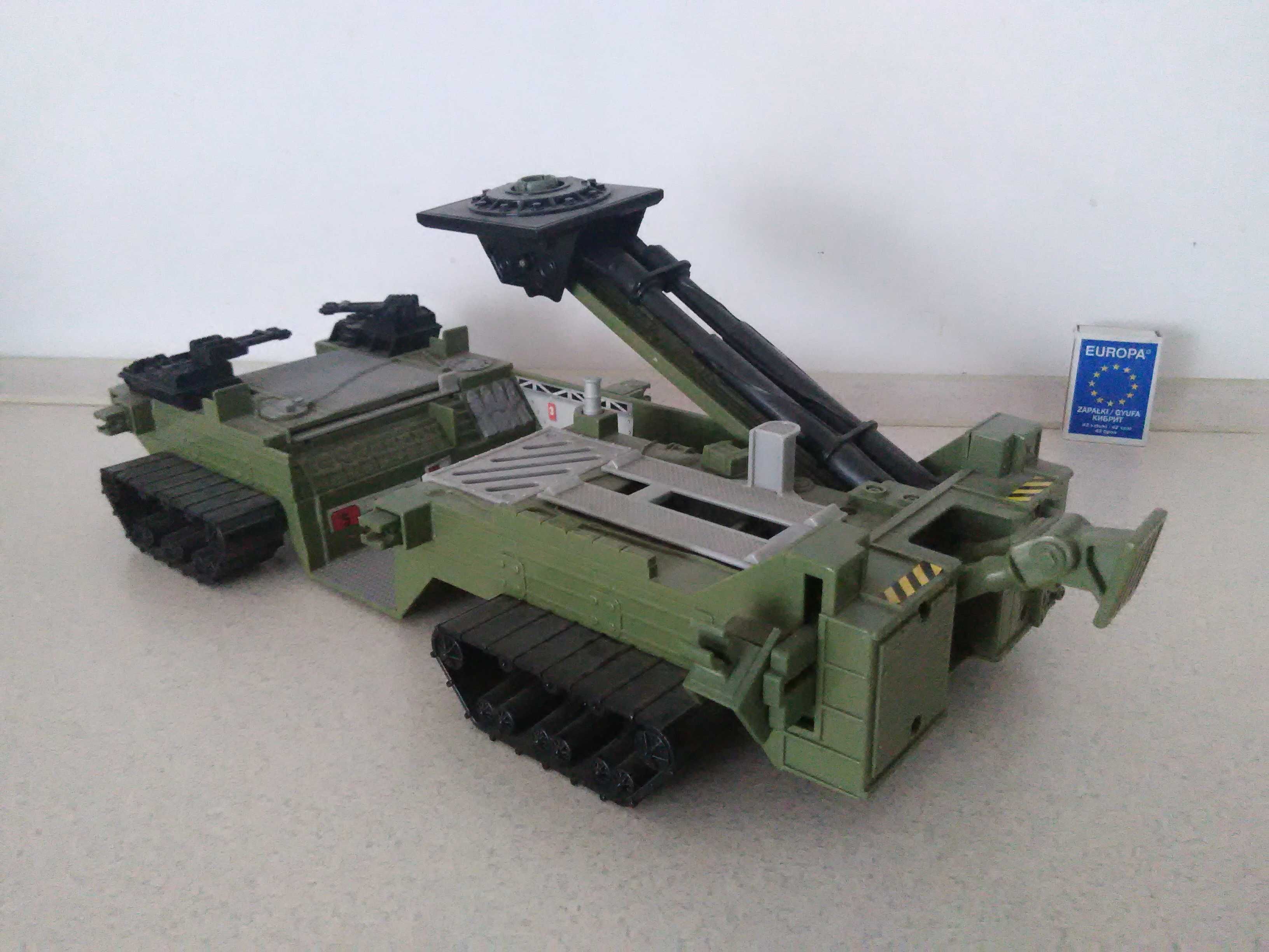model 1998 MATCHBOX Mattel pojazd gąsienicowy wojskowy kosmiczny czołg