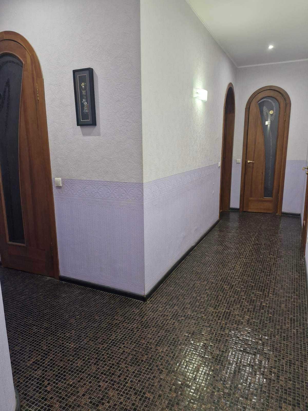 Центр. Продам 3к, 150м2  + паркинг. Дмитриевская,13-а