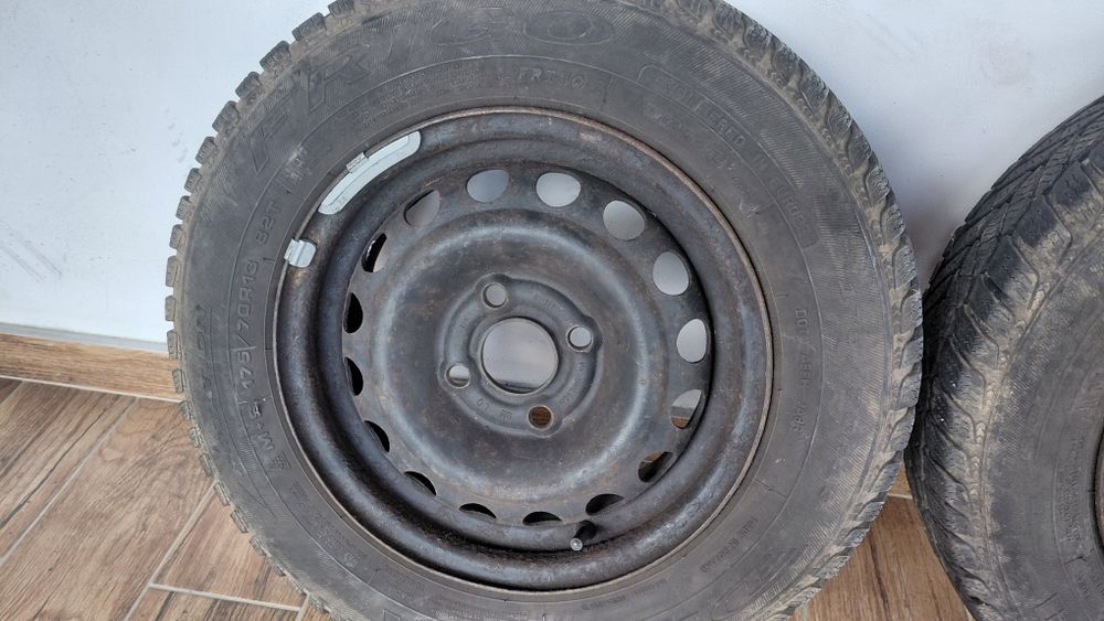Opony zimowe na felgach stalowych Opel R 13 175/70 2 szt