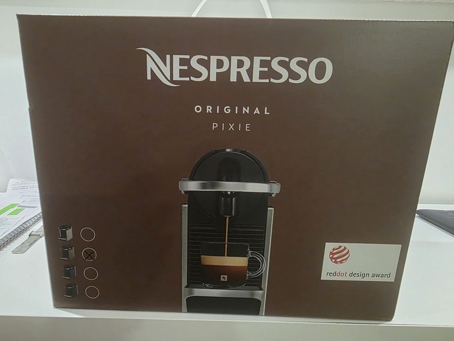 Maquina Nespresso Pixie nova