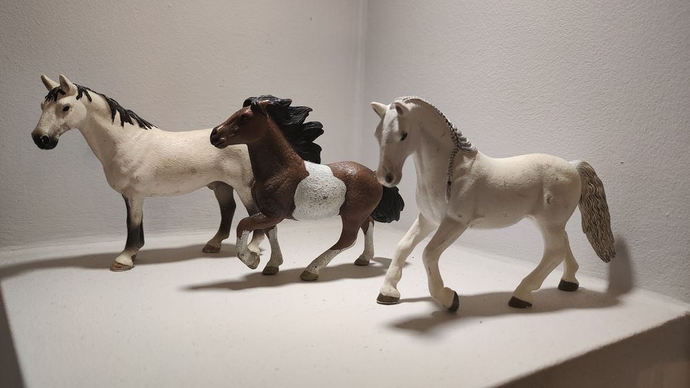 Koniki marki Schleich