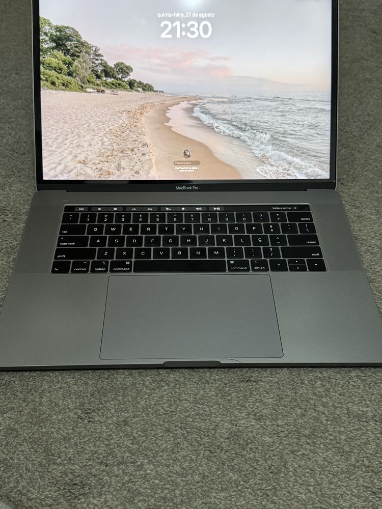 Macbook pro 15’ 500gb TouchBar