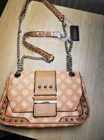 Elegancka torebka damska marki Guess