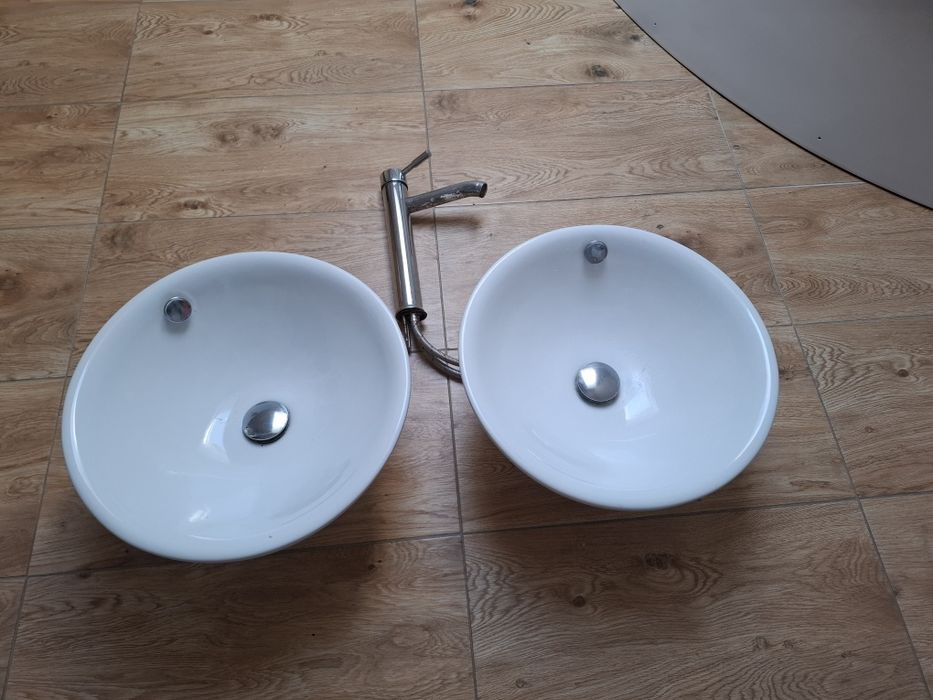 Umywalki nadblatowe 2 sztuki plus 1 bateria rea