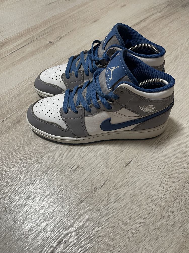 Air Jordan 1 mid, grey and blue