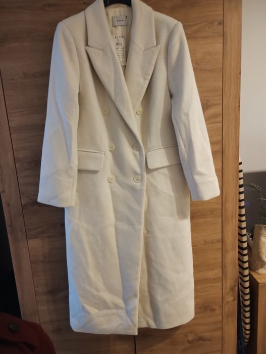 Płaszcz kremowy 50% wełna s nowy wełniany