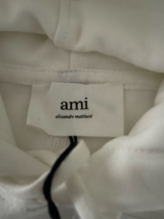 Hoodie AMI paris branco novo com etiquetas e nunca usado