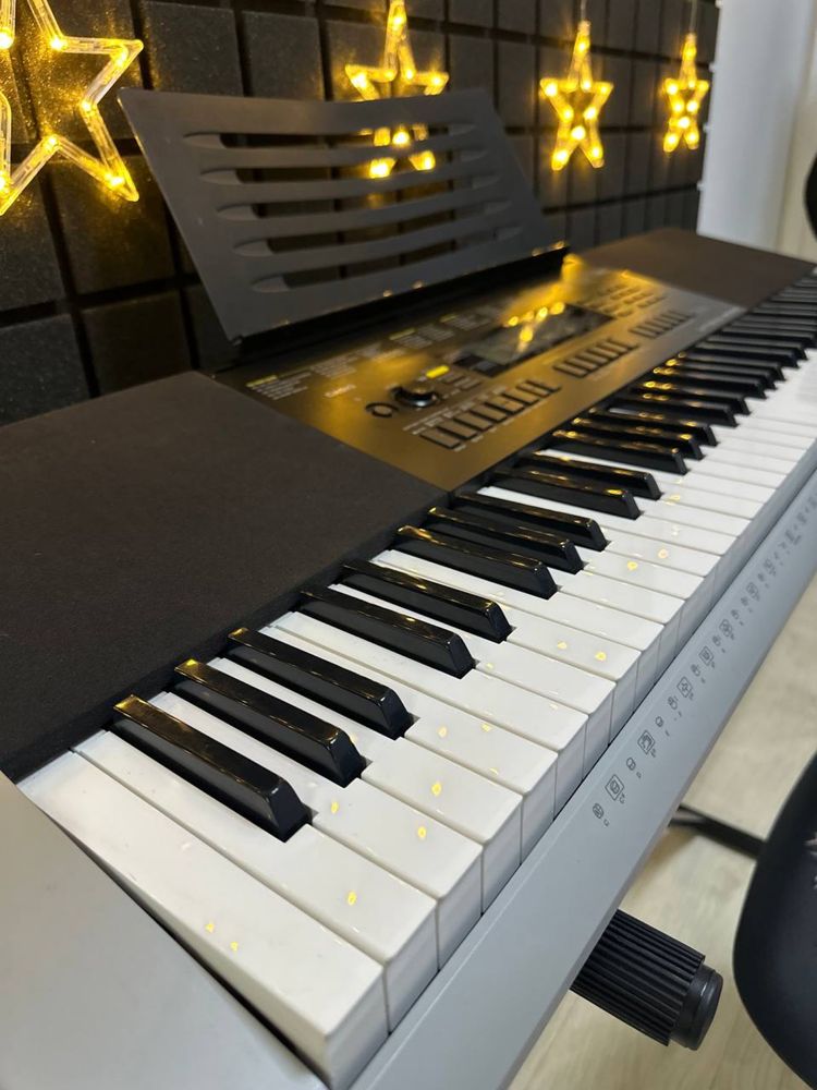 Цифрове піаніно CASIO, 76 клавіш, синтезатор, піаніно! Звук супер!