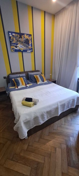 Подобово, погодинно оренда квартири Центр госпіталь