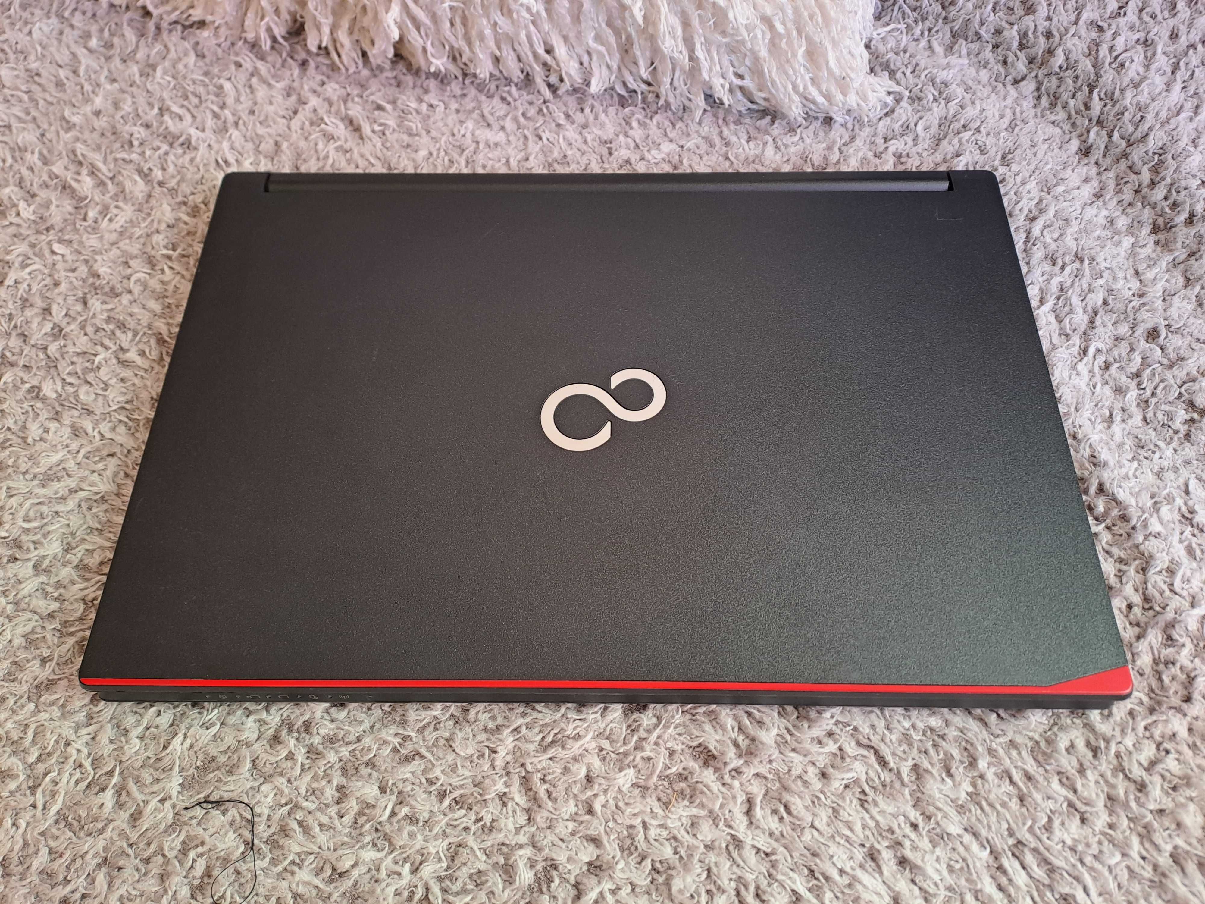 Ноутбук Fujitsu LIFEBOOK E546 i5-6200U/8 DDR4+SSD512
