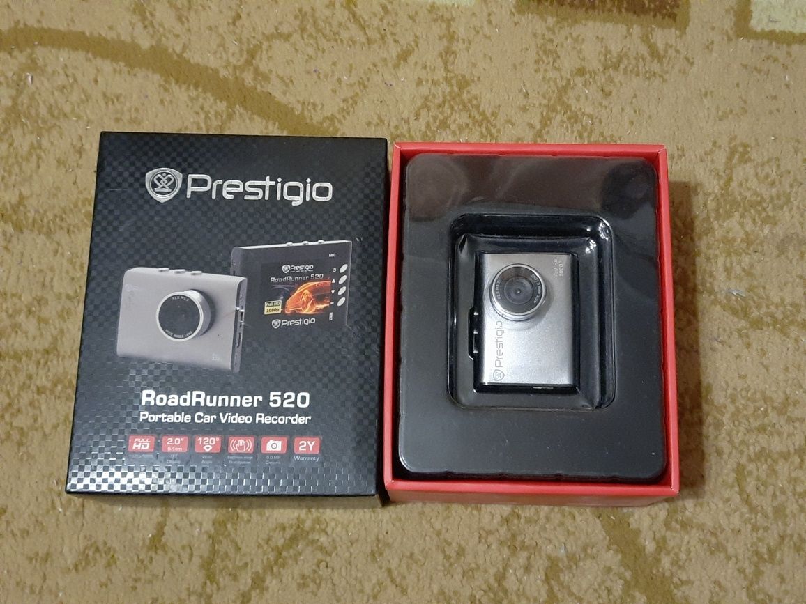 Видеорегистратор Prestigio Road Runner 520