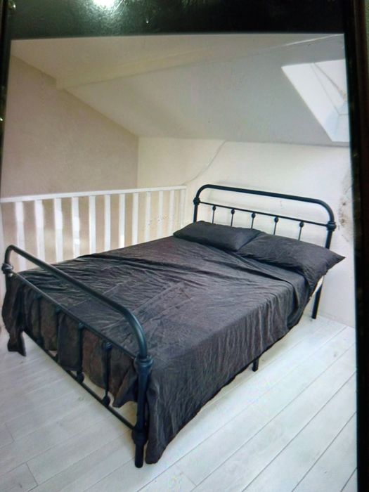 Sofá/cama/mesa de centro/tapete